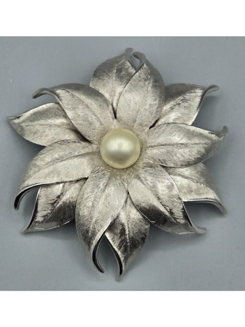 Judy Lee Finely Detailed Silver Tone Flower Brooch Pin Faux Pearl Center Petals